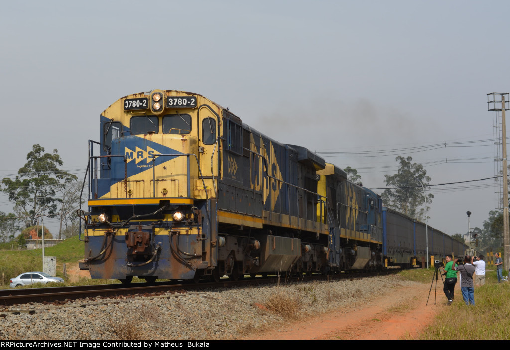 Locomotiva C30-7 3780-2 lider do HUP